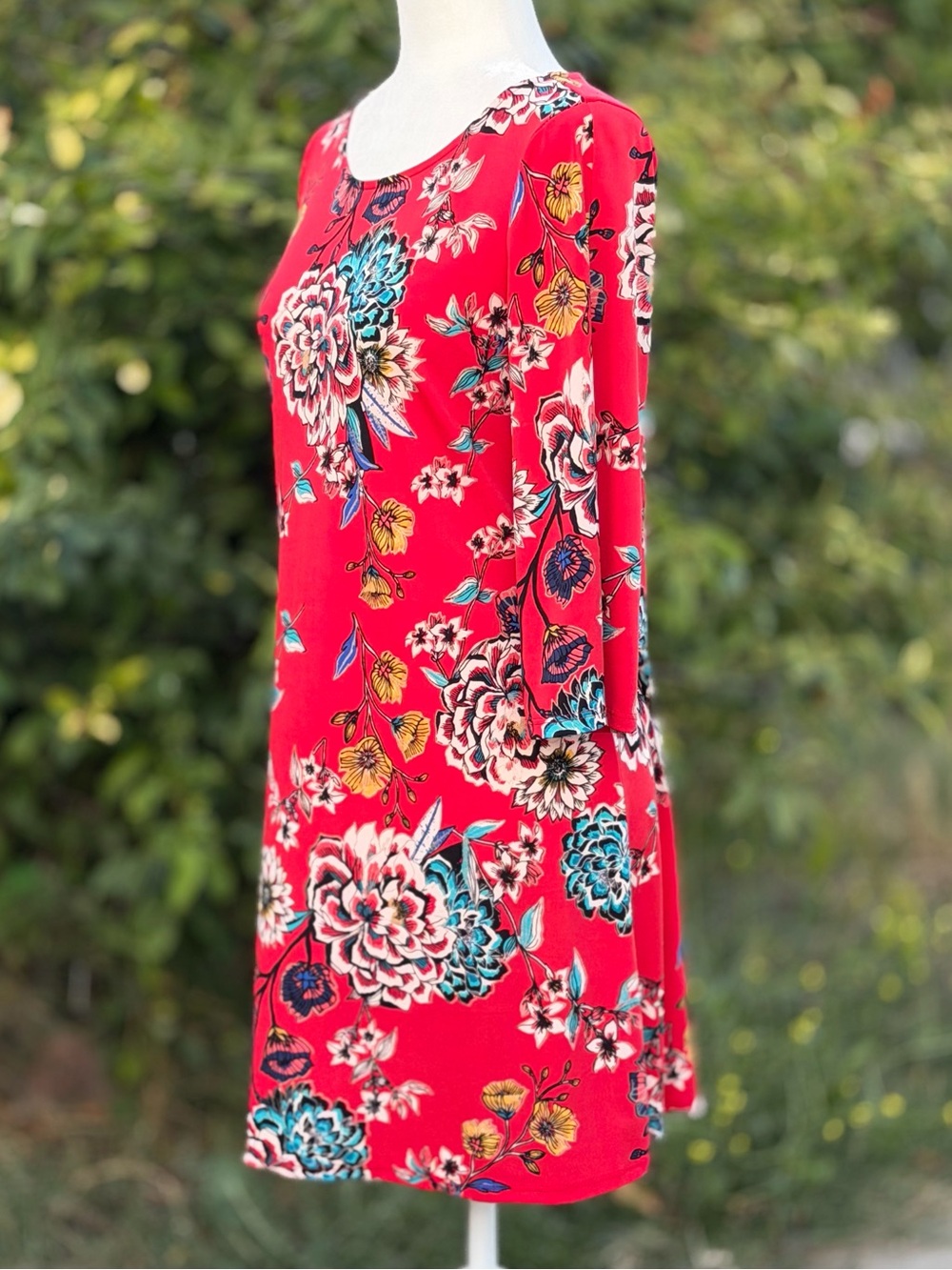 MSK Red Multicolor Floral Garden 3/4 Length Split Bell Sleeve Shift Dress ~ PM - Picture 5 of 9